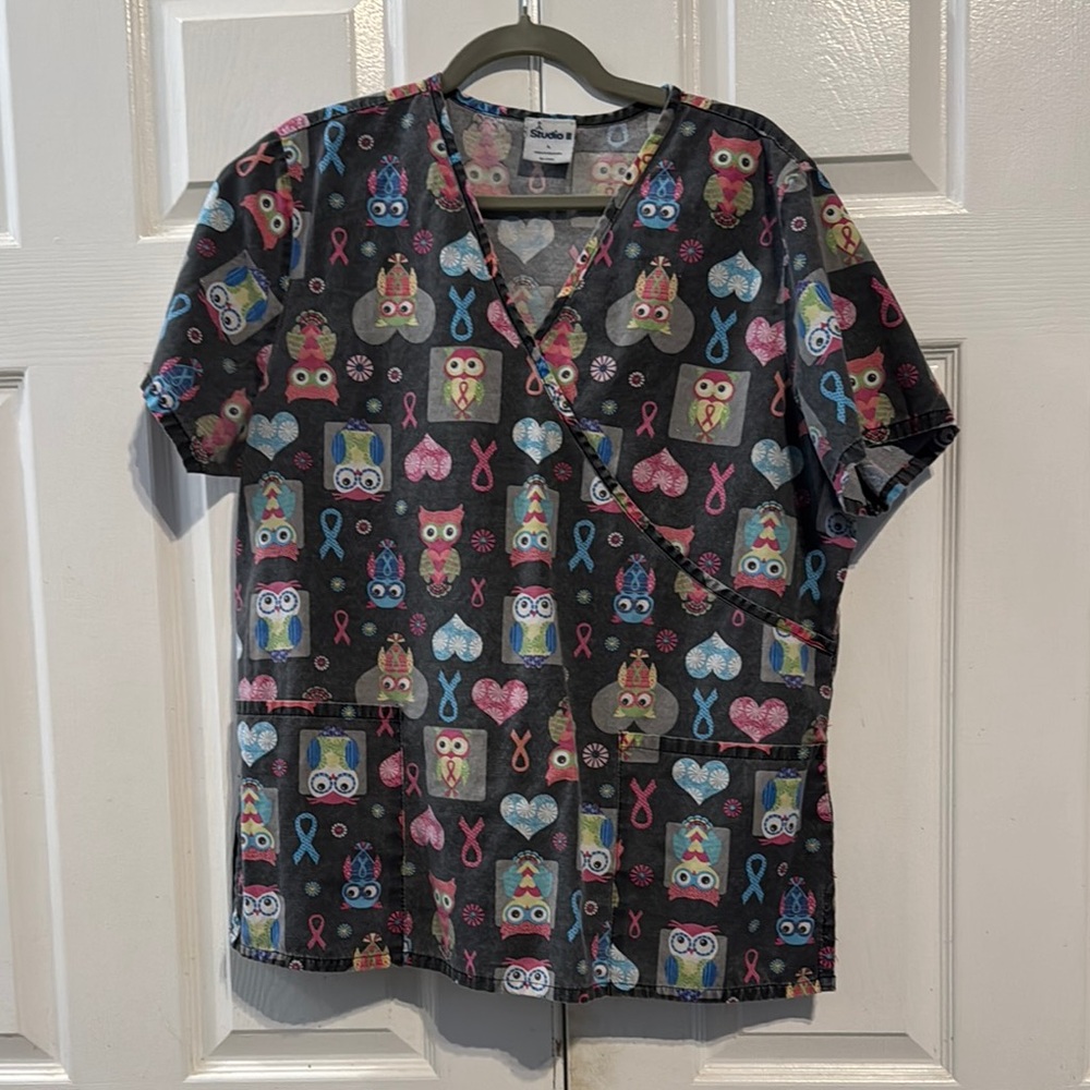 Studio I Gray Owl Print Top